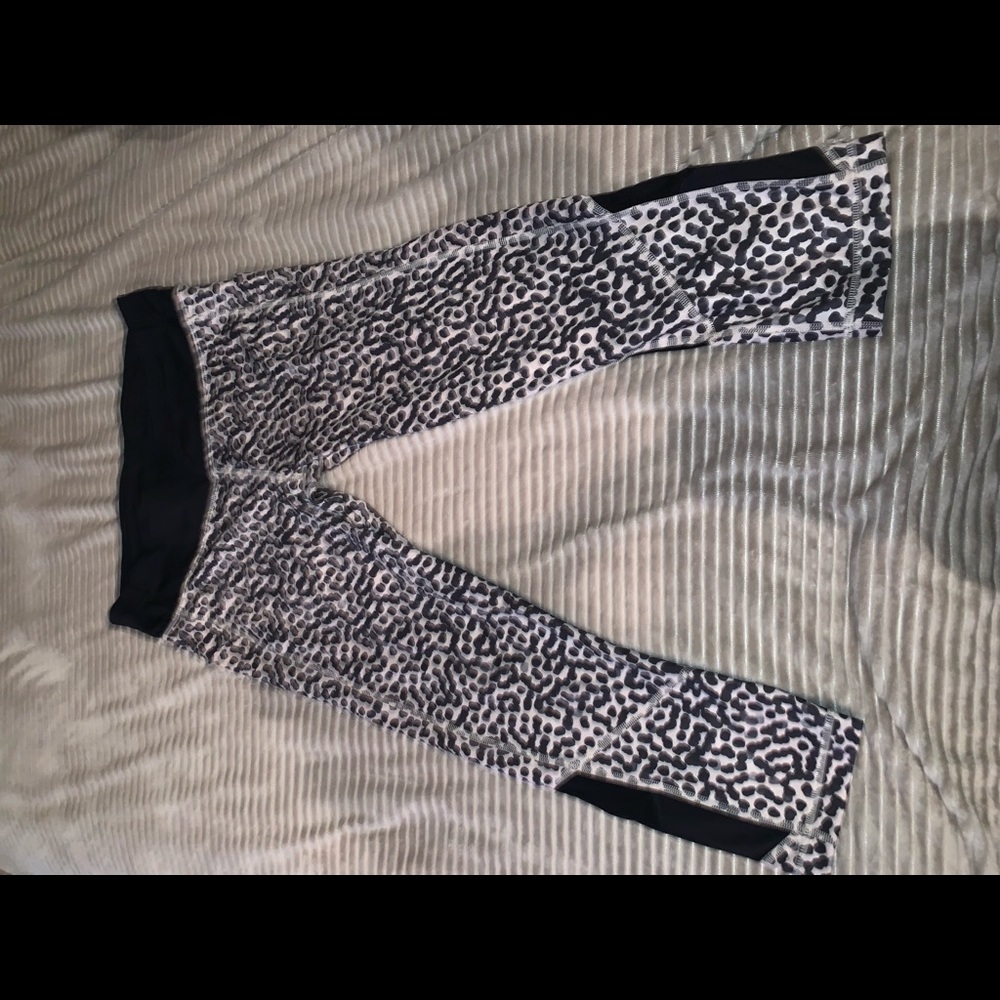 Spotted leggings with mesh details